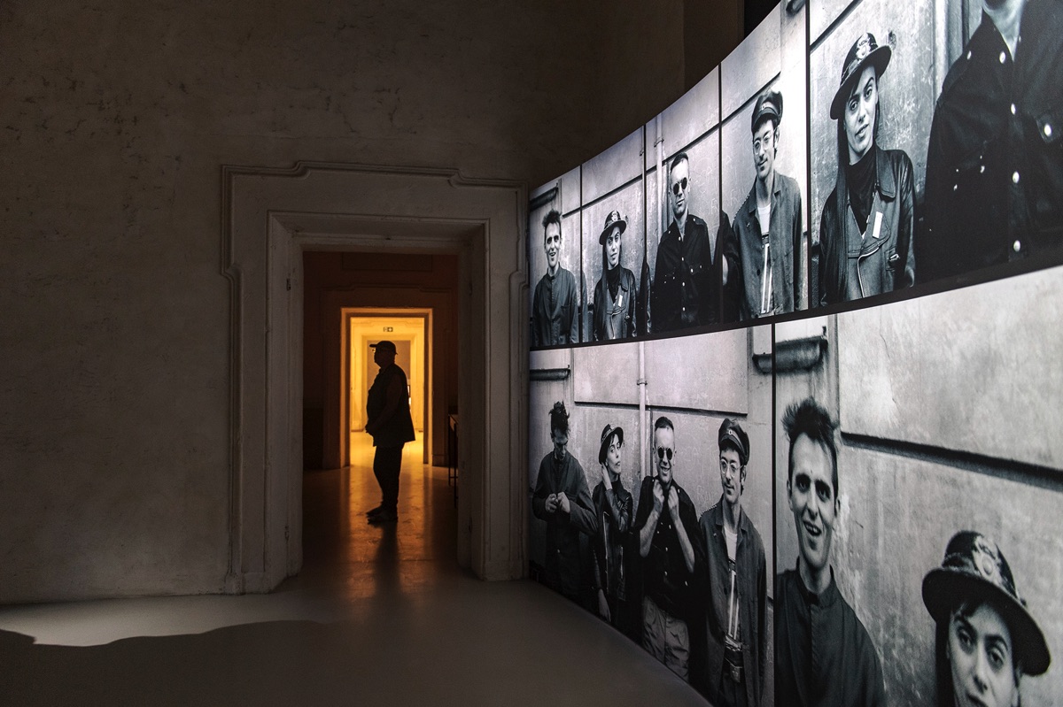 CCCP: la storia del punk filosovietico a Reggio Emilia 6 Allestimento Felicitazioni! CCCP Fedeli alla linea1984-2024 Chiostri di San Pietro ph Michele Lapini