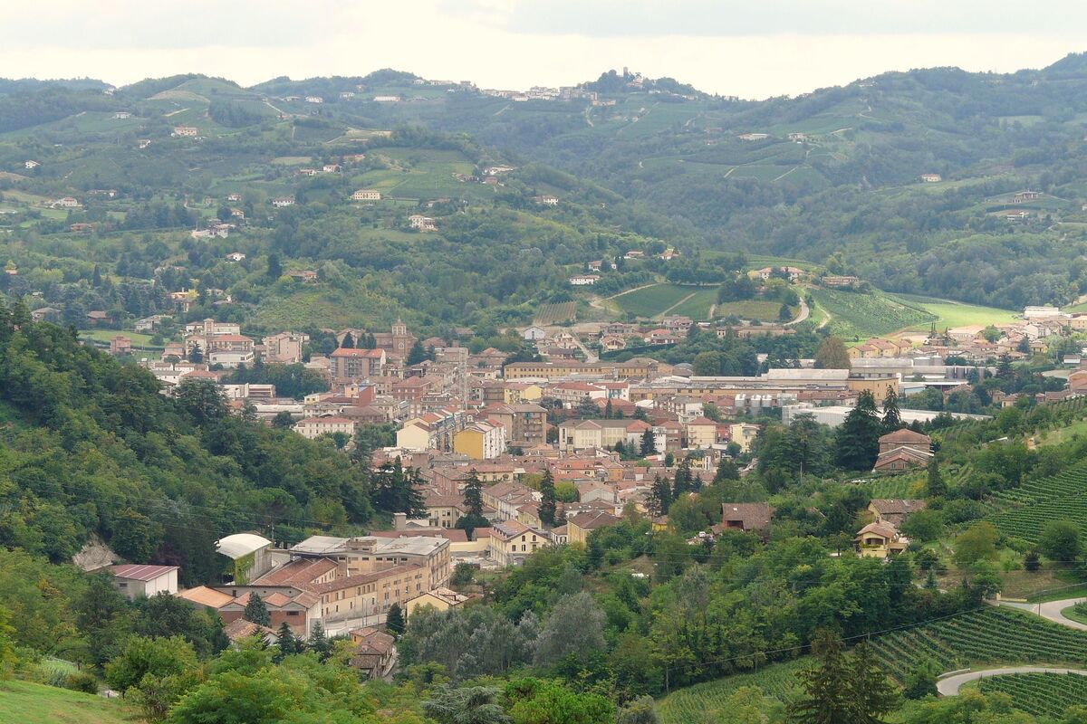 Canelli treno delle Langhe, panoramica della città