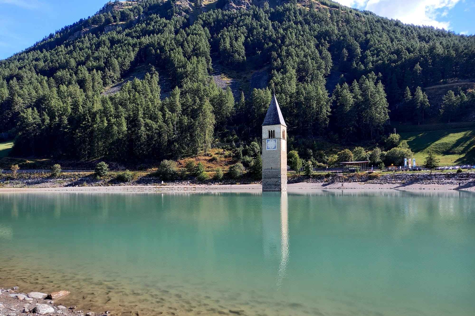 La magia del Lago di Resia in Val Venosta 6 Il lago di Resia