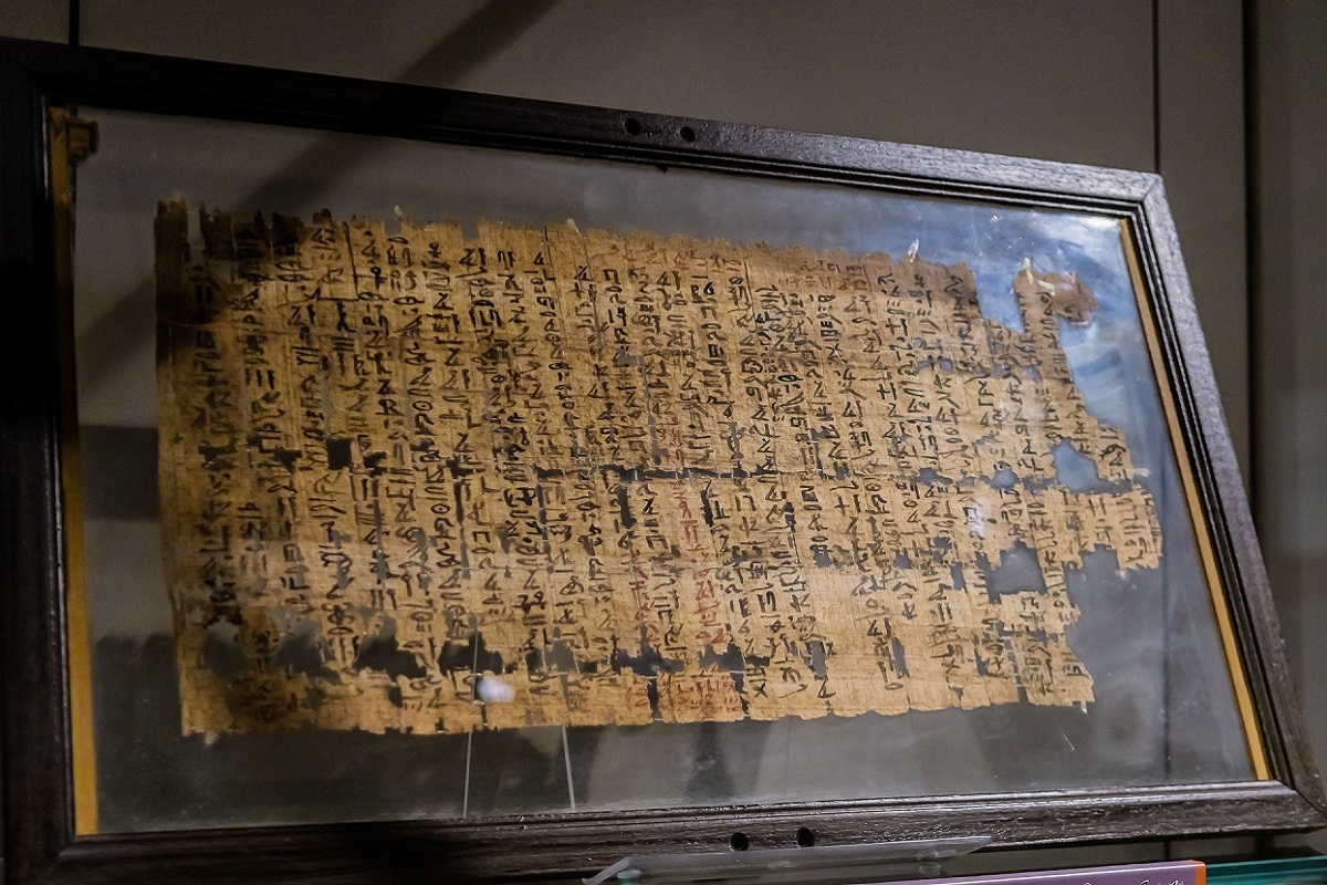 200 anni del Museo Egizio di Torino 5 Museo Egizio di Torino Sala dei Tessuti