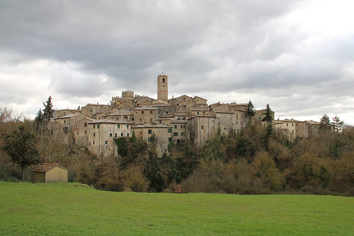 Giornata Internazionale del Picnic: 10 luoghi da Nord a Sud 7 San Casciano dei Bagni, Siena, vista panoramica del borgo