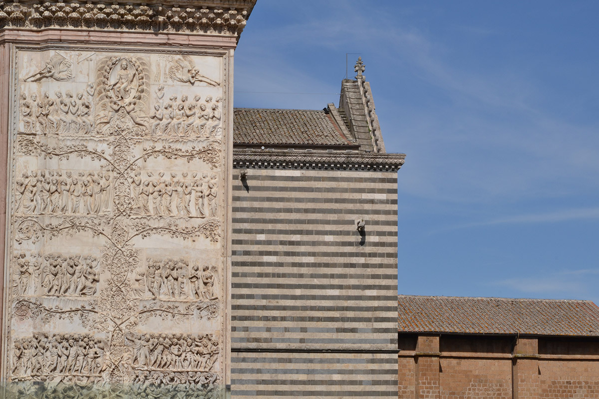 Particolare del Duomo di Orvieto partenza del trekking tra Umbria e Lazio