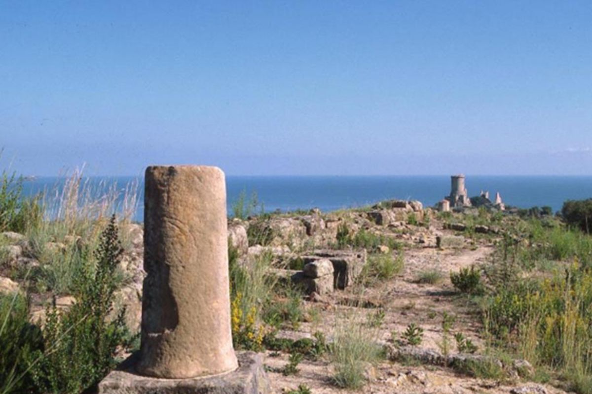 Pollica: mare, montagna e Dieta Mediterranea in Cilento 7 Cilento, Parco Archeologico di Velia (l'antica Elea, polis della Magna Grecia), tappa del Cammino delle Terre del Mediterraneo