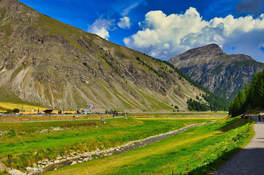La Lombardia: un vasto territorio di rara bellezza 6 Livigno, Valle