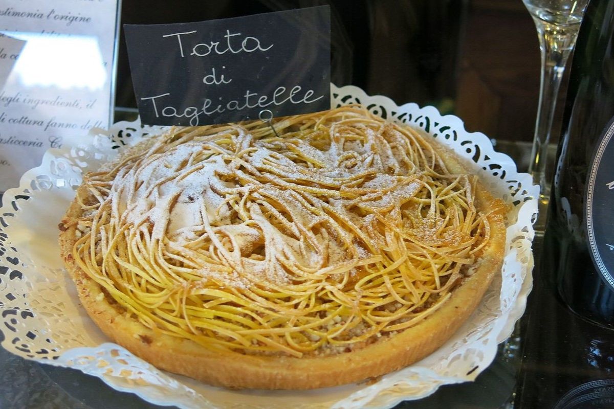 Il Natale tra i dolci tipici del Bel Paese 2 Dolci natalizi, Torta di tagliatelle