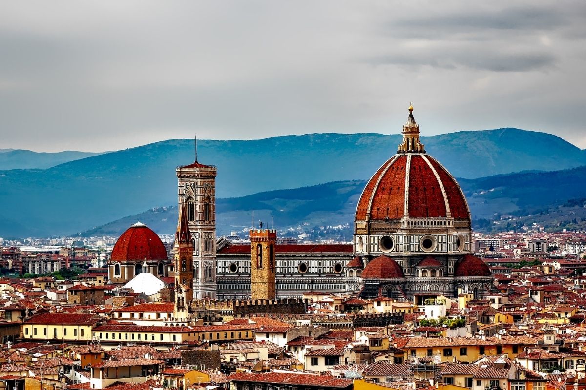 Unesco, centro storico di Firenze - Basilica di Santa Maria del Fiore con il Campanile di Giotto e la celebre Cupola del Brunelleschi 