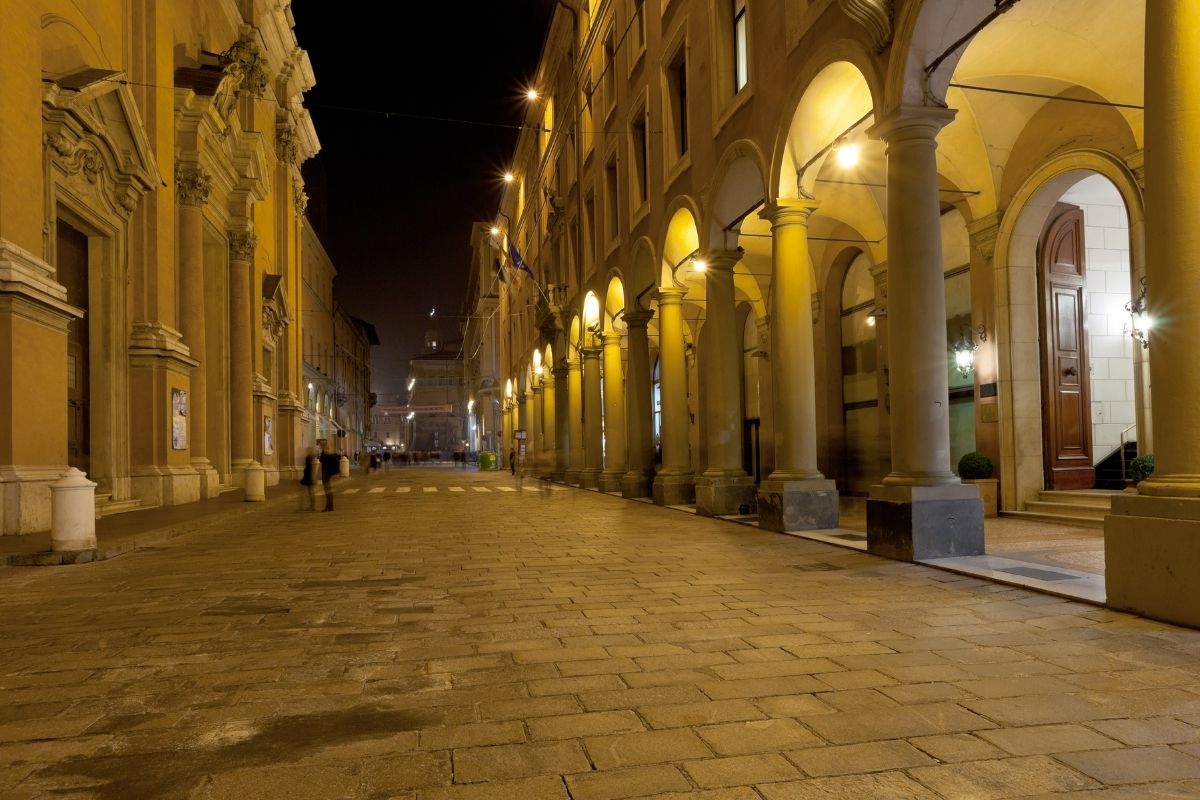 Unesco, veduta dei Portici di Bologna in via Altabella 